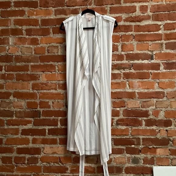 COPY - Forever 21 Vest - Picture 1 of 7